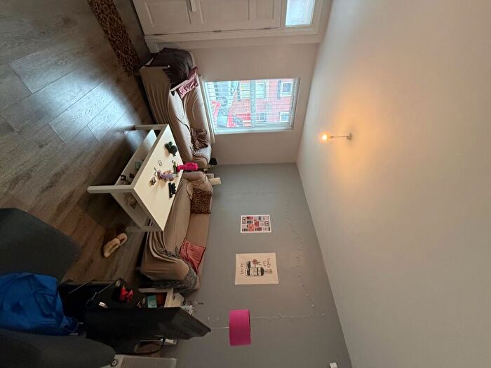 7 Bedroom Semi Detached House To Rent In Welton Mount, Leeds, West Yorkshire, LS6