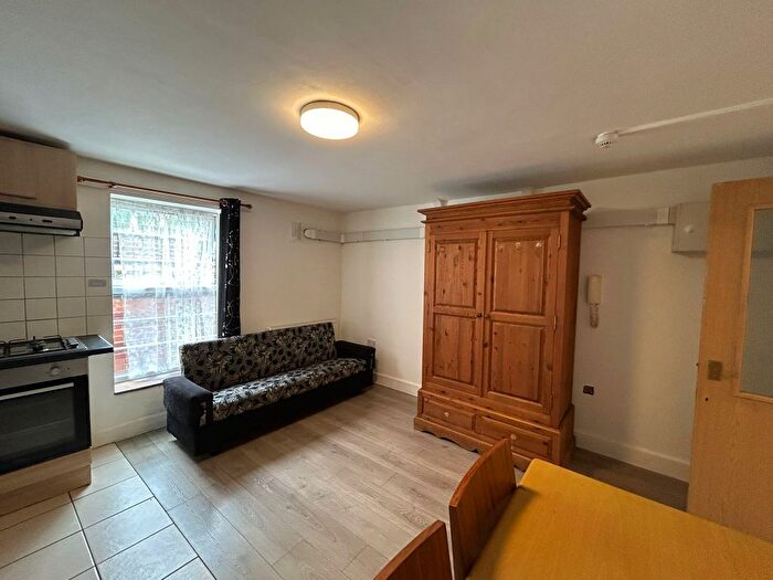 1 Bedroom Flat To Rent In Romford Road, London, E15
