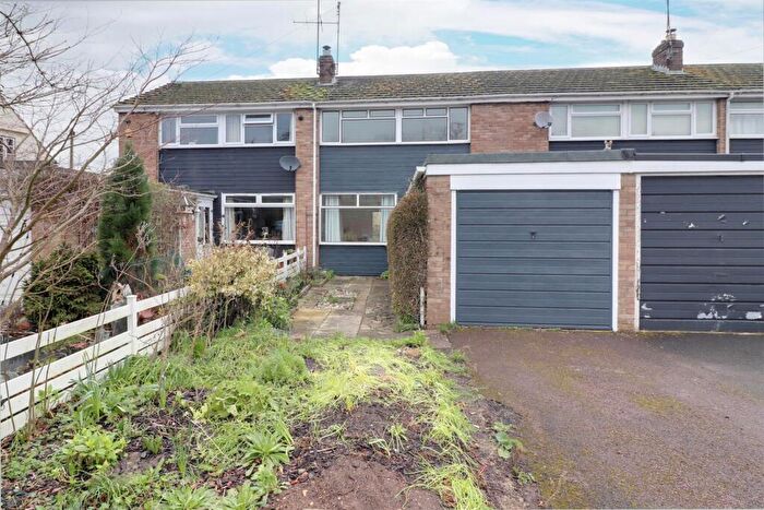 3 Bedroom Terraced House For Sale In Abbots Way, Stonehouse, GL10