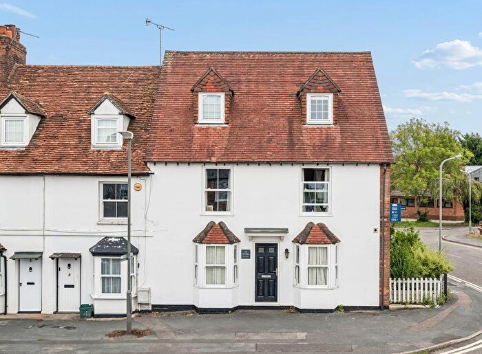 1 Bedroom Flat For Sale In High Street, Lane End, HP14