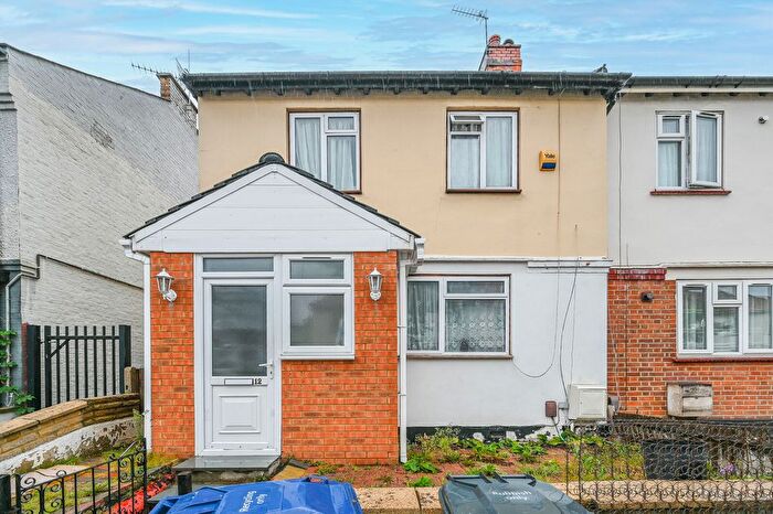 3 Bedroom Property For Sale In Montague Road, Hanwell, London, W7