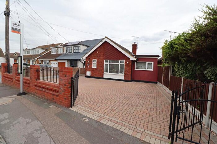 2 Bedroom Detached Bungalow For Sale In Canvey Road, Canvey Island, SS8