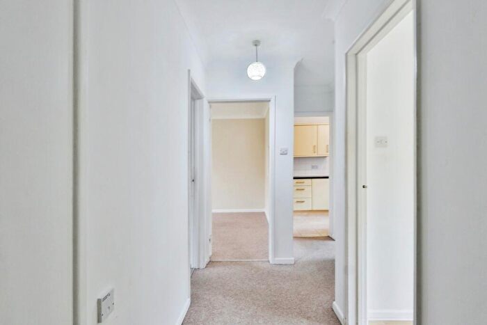 2 Bedroom Flat For Sale In Guest Avenue, Poole, Dorset, BH12