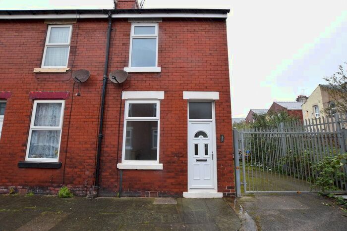 2 Bedroom End Of Terrace House To Rent In Laburnum Street, Blackpool, FY3