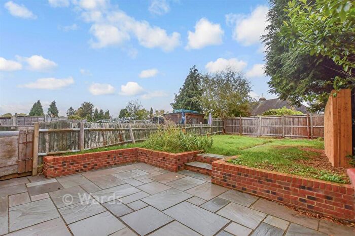3 Bedroom End Of Terrace House For Sale In West Park Road, Maidstone, Kent, ME15