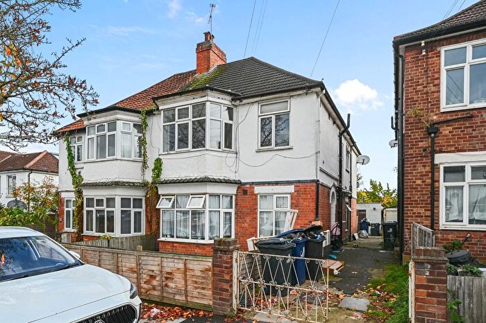 3 Bedroom Flat For Sale In Long Drive, London, W3
