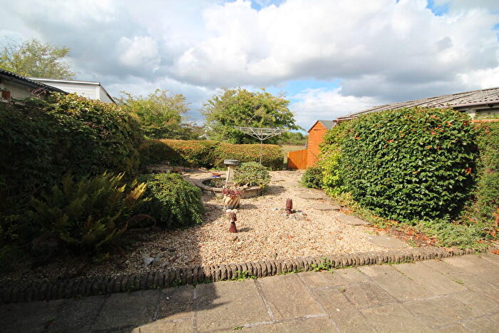 2 Bedroom Detached Bungalow For Sale In Willow Lane, Pentre, CH5