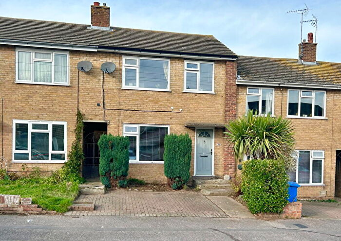 3 Bedroom Terraced House For Sale In Portland Avenue, Sittingbourne, ME10