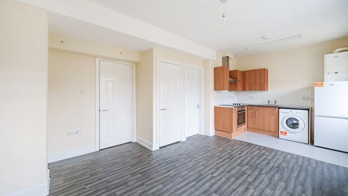 Studio To Rent In Lime Grove, London, W12