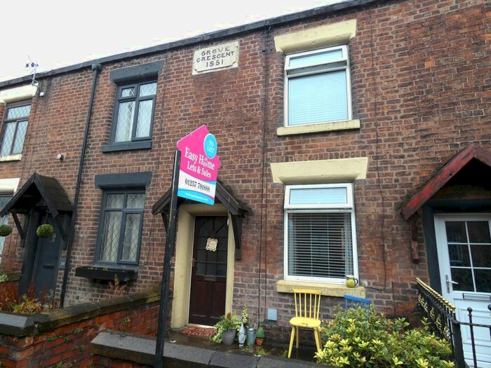 2 Bedroom Cottage To Rent In The Green, Eccleston, Chorley, PR7