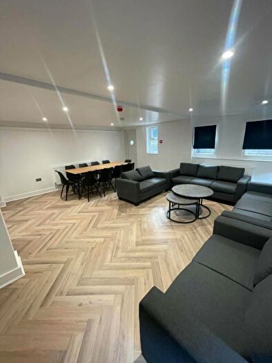 10 Bedroom House To Rent In Wellington Road, Fallowfield, M14