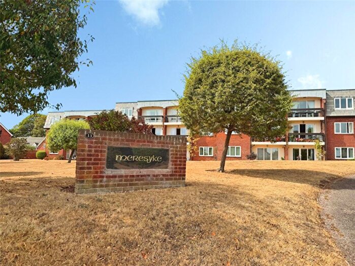 2 Bedroom Flat For Sale In Cranford Avenue, Exmouth, Devon, EX8