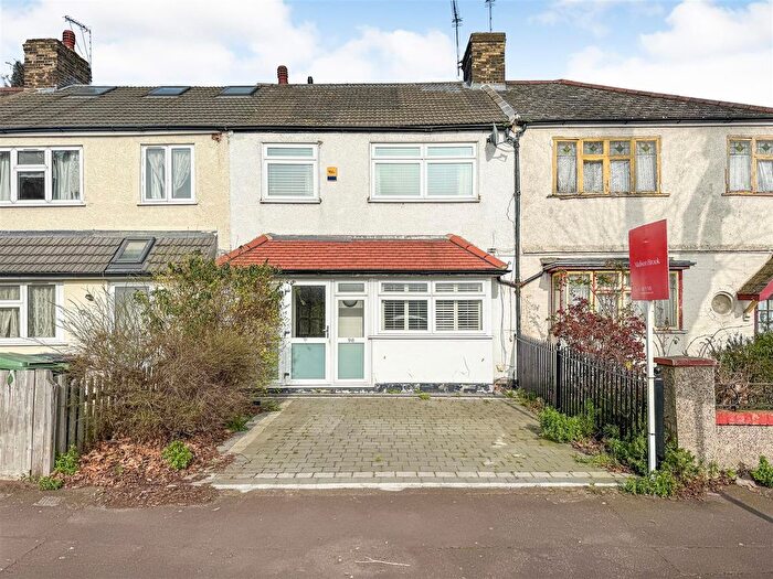 3 Bedroom Terraced House For Sale In Tunnel Avenue, London, SE10