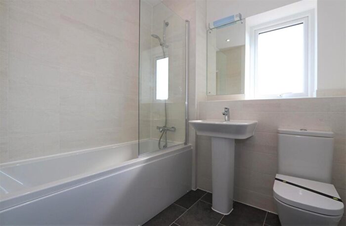 3 Bedroom House To Rent In Kellaway Lane, Combe Down, Bath, BA2