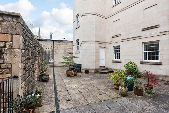2 Bedroom Apartment For Sale In Widcombe Parade, Bath, BA2