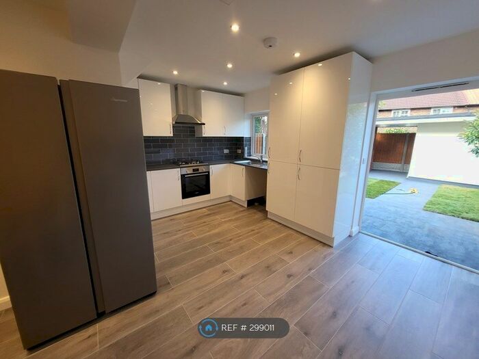 4 Bedroom Terraced House To Rent In Arundel Gardens, London, HA8