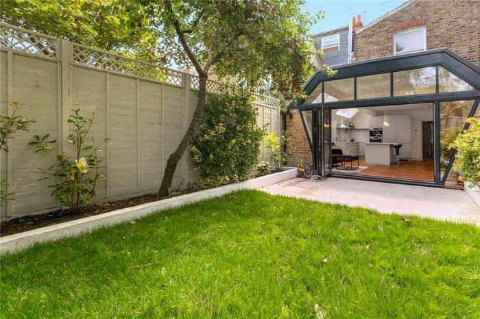 2 Bedroom Flat To Rent In Wardo Avenue, Munster Village, SW6