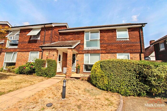 1 Bedroom Apartment For Sale In Blacksmith Close, Ashtead, KT21