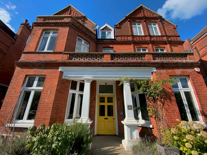 2 Bedroom Ground Flat To Rent In Hartfield Road, Eastbourne, BN21