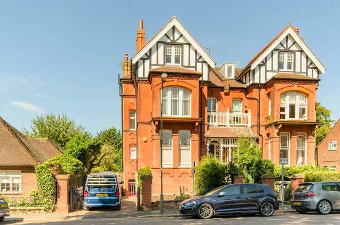 2 Bedroom Flat To Rent In Blenheim Road, High Barnet, EN5