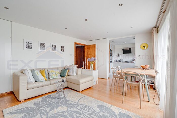3 Bedroom Flat To Rent In Flask Walk, Hampstead, London, NW3