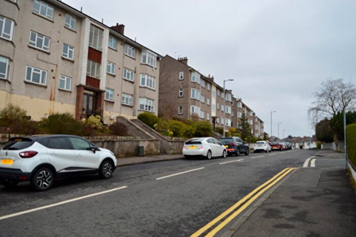 2 Bedroom Flat To Rent In Greenwood Road, Clarkston, East Renfrewshire, G76