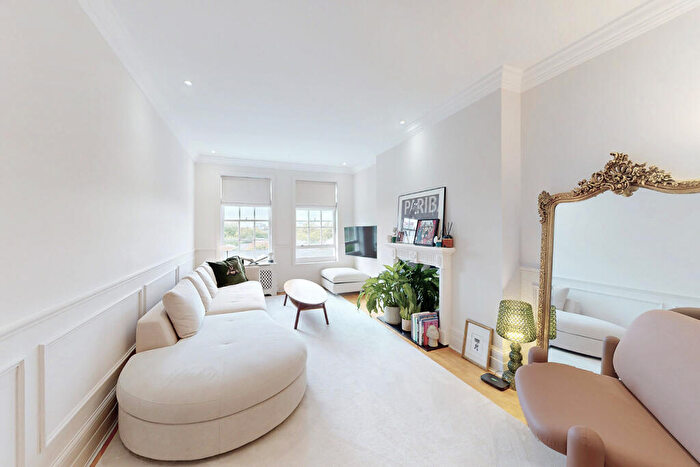 2 Bedroom Apartment To Rent In St Johns Wood Court, St John's Wood Road, London, NW8