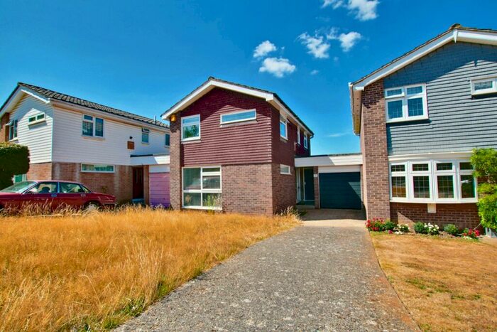 3 Bedroom Link Detached House To Rent In Broadheath Drive, Chislehurst, BR7