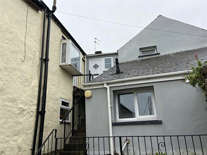 2 Bedroom Flat To Rent In Main Street, Pembroke, Pembrokeshire, SA71