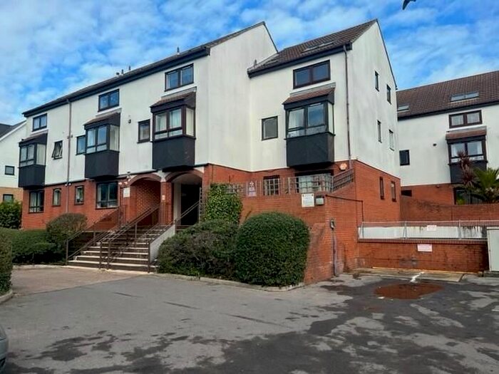 1 Bedroom Flat To Rent In Wellington Road, Bournemouth, BH8