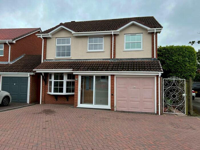 4 Bedroom House To Rent In Clarewell Avenue, Solihull, B91