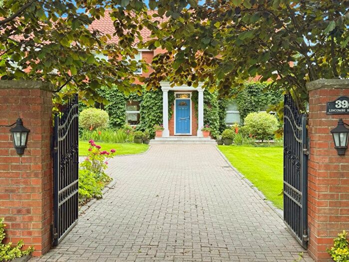 5 Bedroom Detached House For Sale In Tranby Lane, Swanland, North Ferriby, HU14