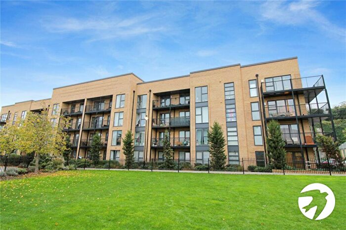 2 Bedroom Flat To Rent In Hillier Crescent, Northfleet, Gravesend, Kent, DA11