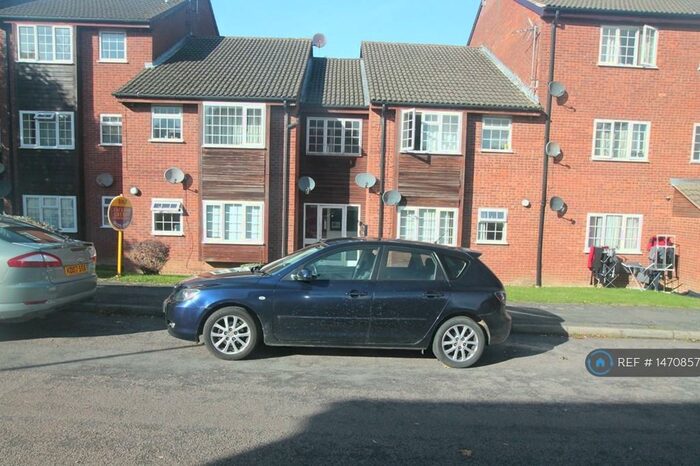 Studio To Rent In St. Peters Close, Daventry, NN11