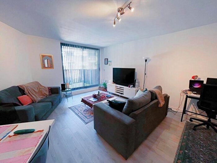 1 Bedroom Flat To Rent In Crown Street Buildings, Crown Street, Leeds, LS2