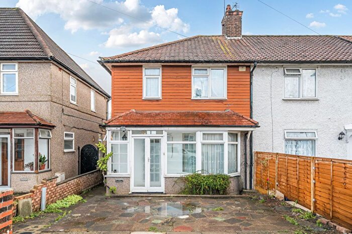 3 Bedroom End Of Terrace House For Sale In Wolsey Grove, Edgware, HA8
