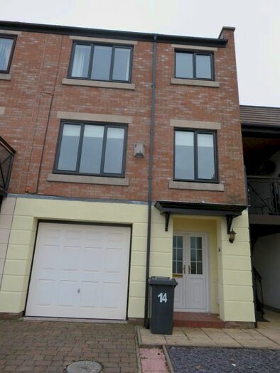 3 Bedroom Link Detached House To Rent In Harbour View, South Shields NE33
