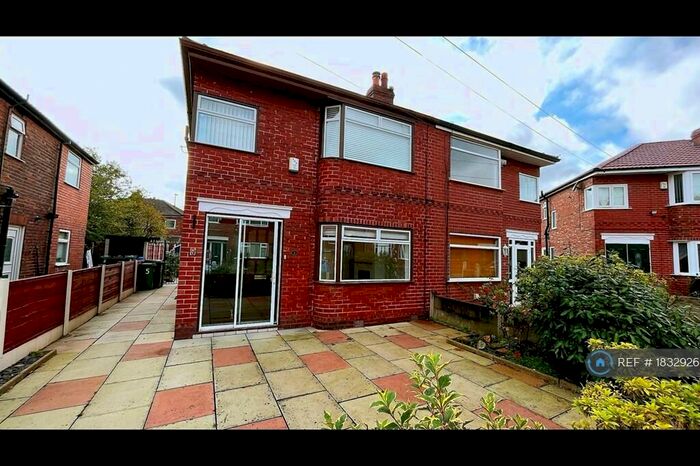 3 Bedroom Semi-Detached House To Rent In Barrington Avenue, Droylsden, Manchester, M43