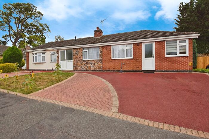 4 Bedroom Detached Bungalow For Sale In Walnut Close, Oadby, Leicester, LE2