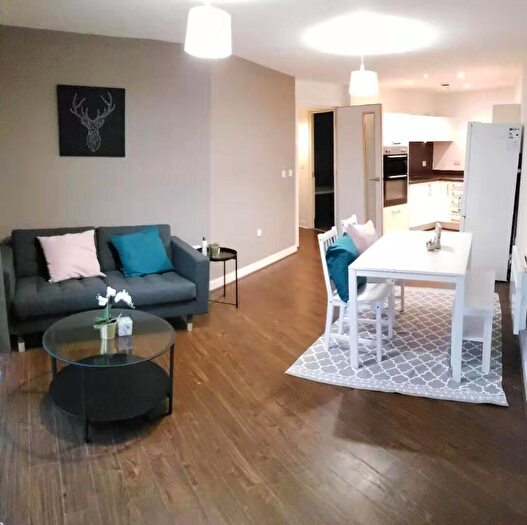 2 Bedroom Flat To Rent In Southside, St. John's Walk, Birmingham, B5