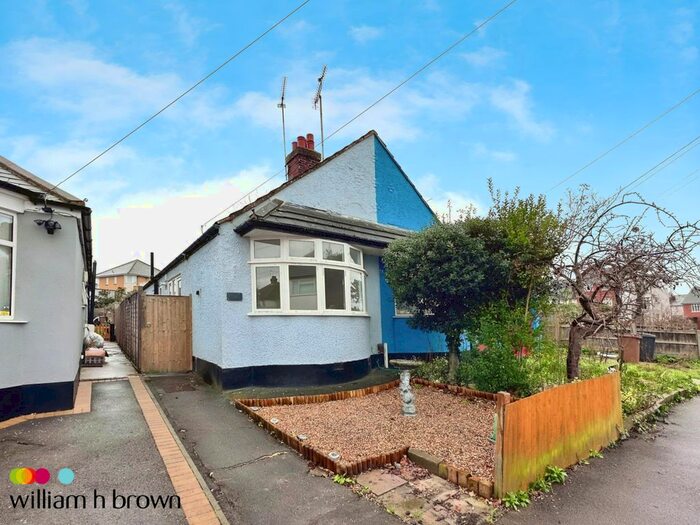 2 Bedroom Bungalow To Rent In Bruce Grove, Chelmsford, CM2