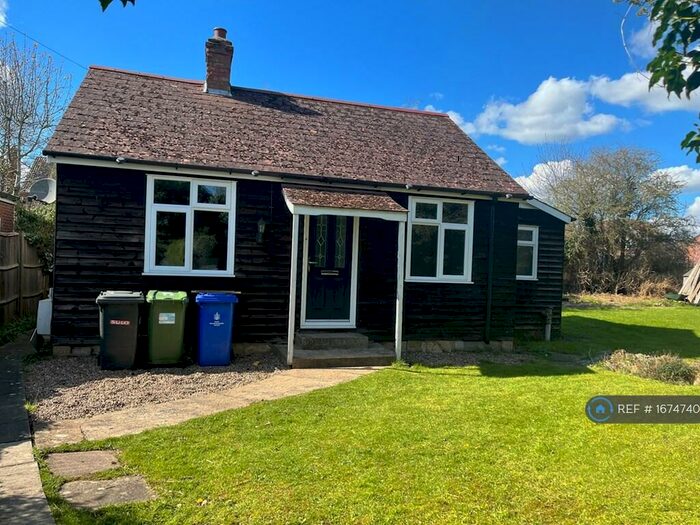 2 Bedroom Bungalow To Rent In Cosgrove Road, Old Stratford, Milton Keynes, MK19