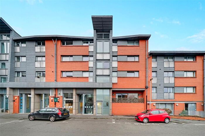 3 Bedroom Flat For Sale In Keith Court, Partick, Glasgow, G11