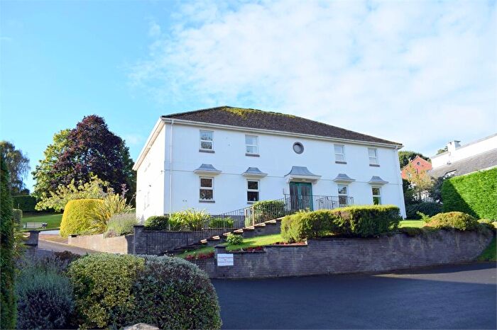 2 Bedroom Flat For Sale In West Hill Gardens, West Hill, Budleigh Salterton, EX9