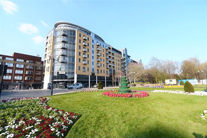 2 Bedroom Flat To Rent In Dock Street, Hull, HU1