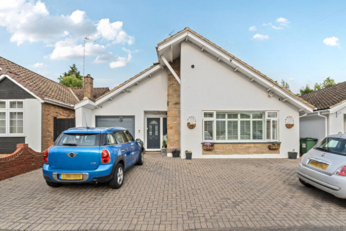 3 Bedroom Bungalow For Sale In Richmond Gardens, Harrow, HA3