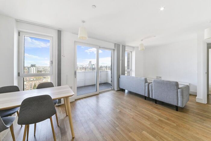 1 Bedroom Flat To Rent In Hannaford Walk, Bow, London, E3