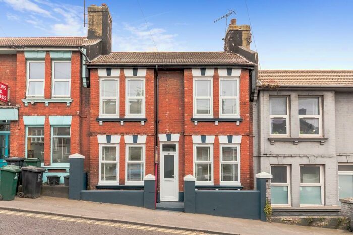 2 Bedroom Terraced House To Rent In Bear Road, Brighton, BN2