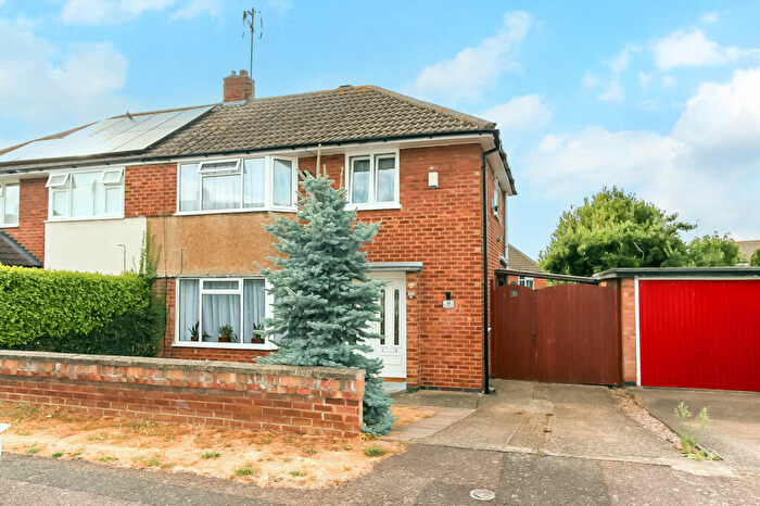 3 Bedroom Semi-Detached House For Sale In Pearmain Avenue, Wellingborough, NN8