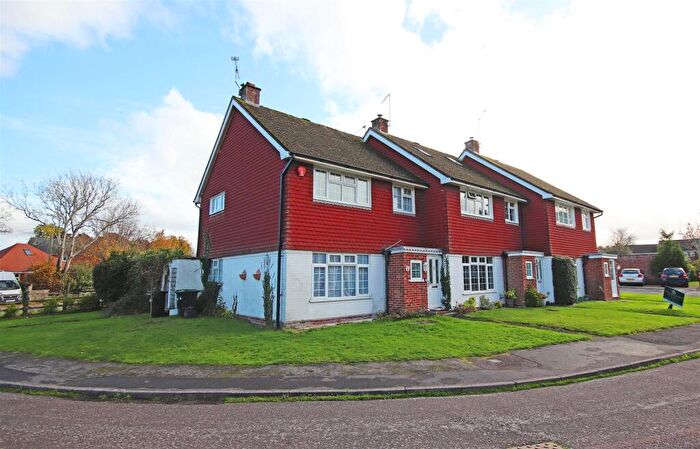 3 Bedroom End Of Terrace House To Rent In Sutton Place, Brockenhurst, SO42